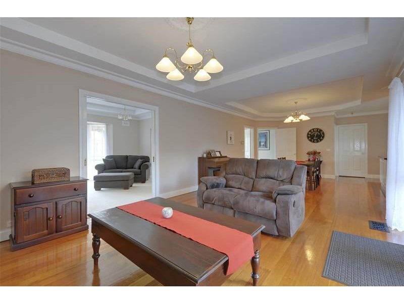 5 Jack Farmer Way, Traralgon VIC 3844