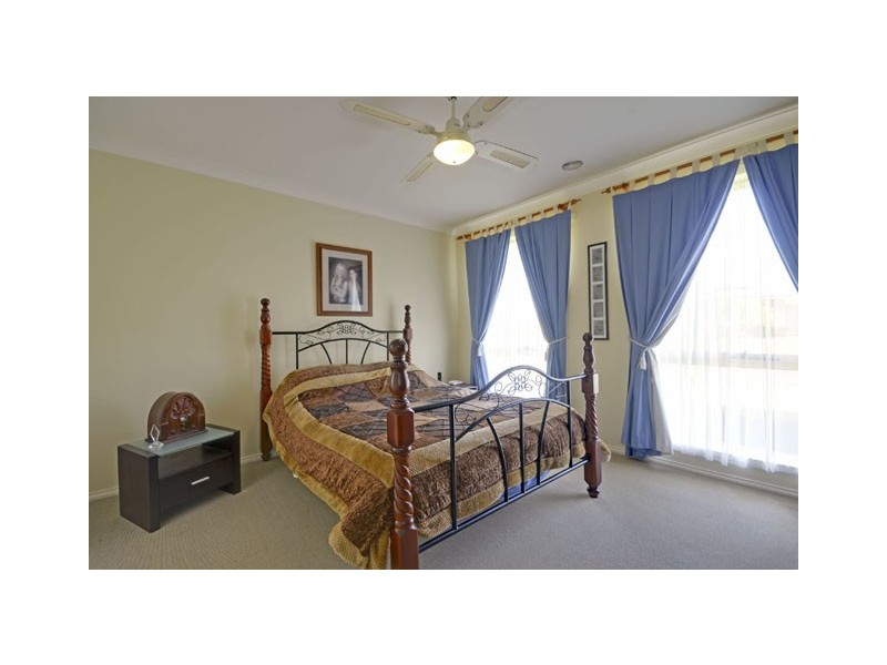 1B Dampier Close, Traralgon VIC 3844