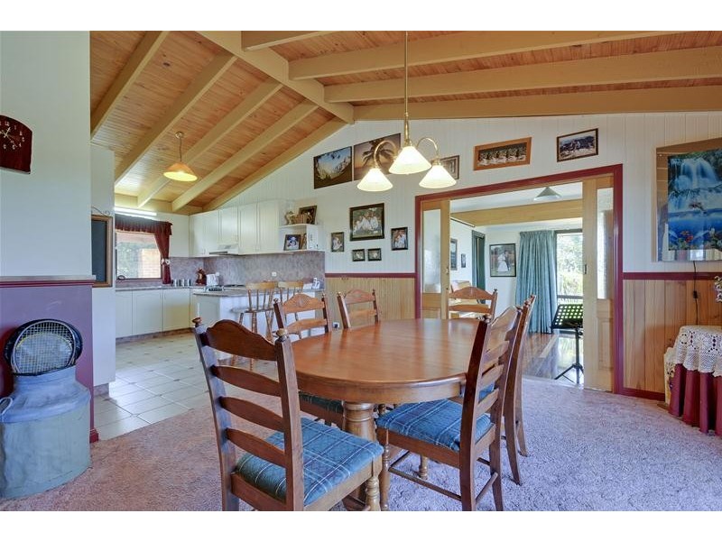 51 Nardinos Road, Yallourn North VIC 3825