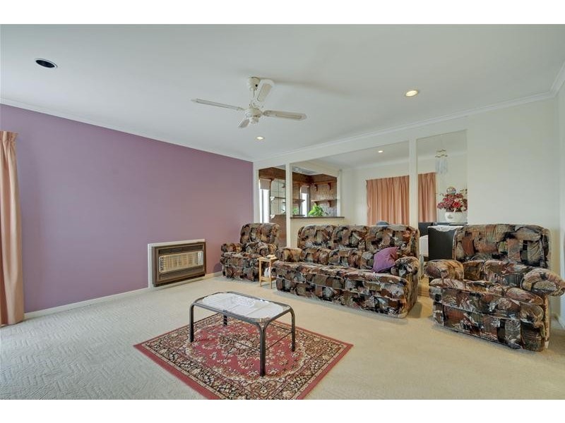 5 Swallow Grove, Traralgon VIC 3844