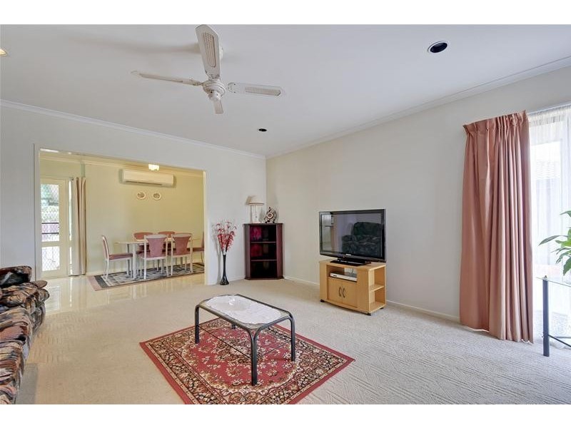 5 Swallow Grove, Traralgon VIC 3844