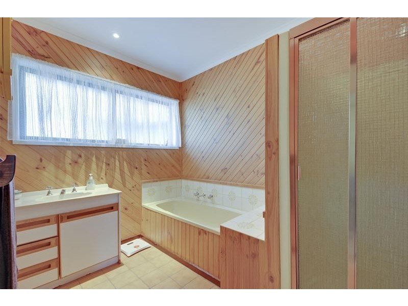 5 Swallow Grove, Traralgon VIC 3844