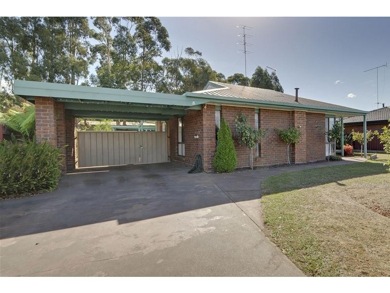 5 Swallow Grove, Traralgon VIC 3844