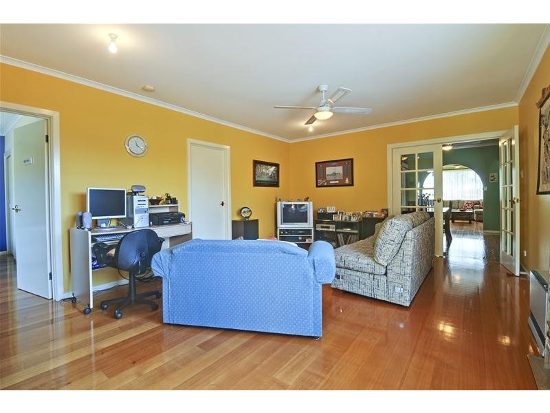 1 Laurence Grove, Traralgon VIC 3844