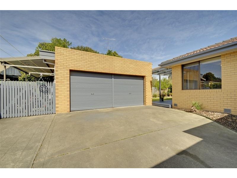 1 Laurence Grove, Traralgon VIC 3844