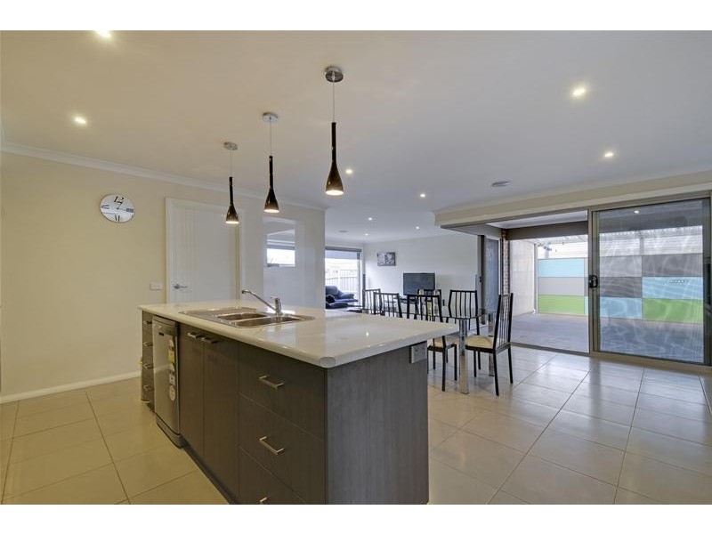5 Mountain Grey Rise, Morwell VIC 3840