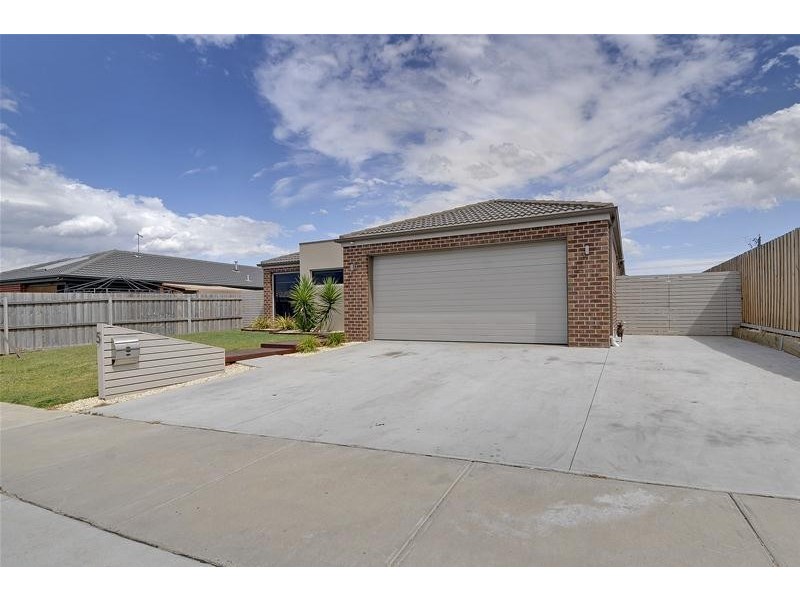 5 Mountain Grey Rise, Morwell VIC 3840