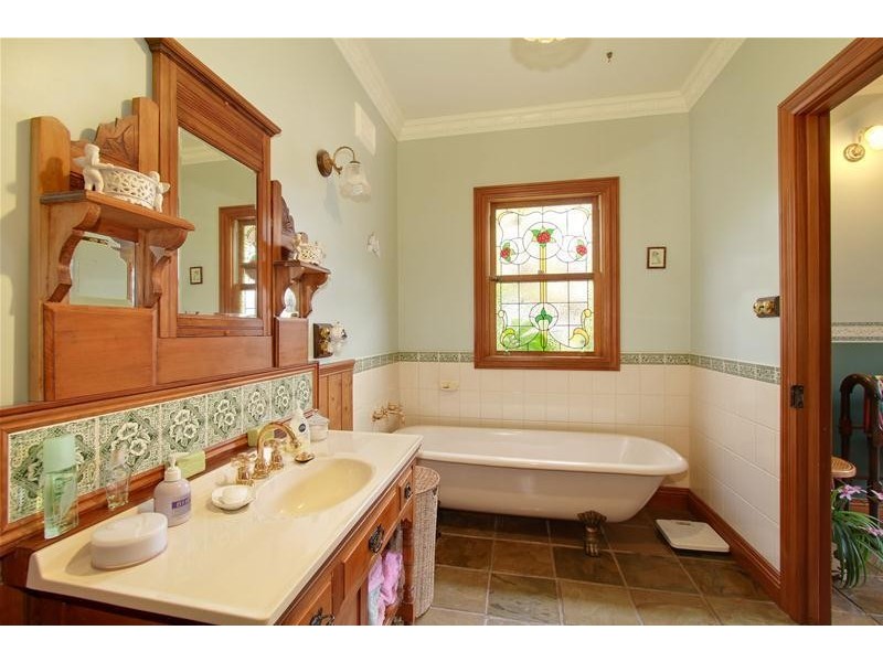 63 Loch Park Road, Traralgon VIC 3844