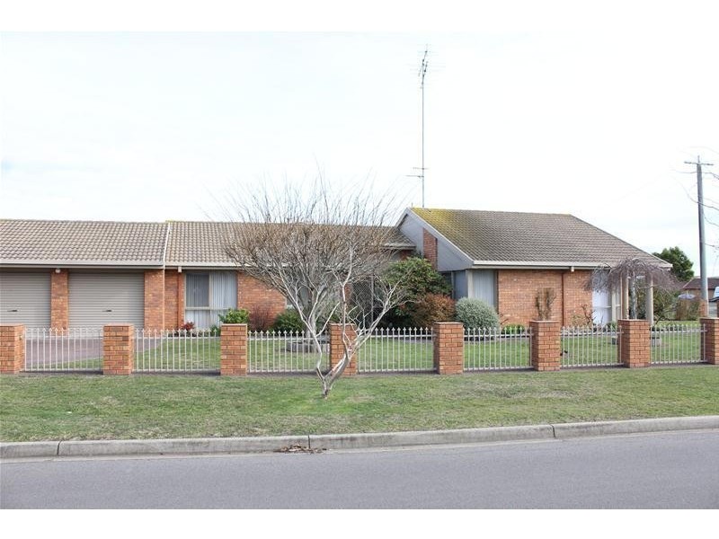 35 Parkwood Way, Traralgon VIC 3844