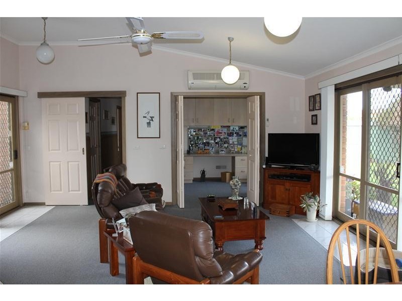 35 Parkwood Way, Traralgon VIC 3844