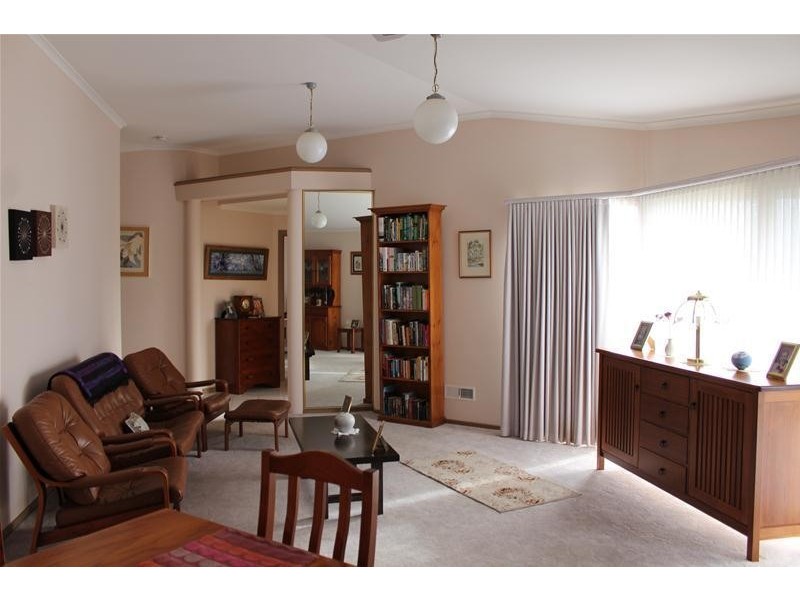 35 Parkwood Way, Traralgon VIC 3844