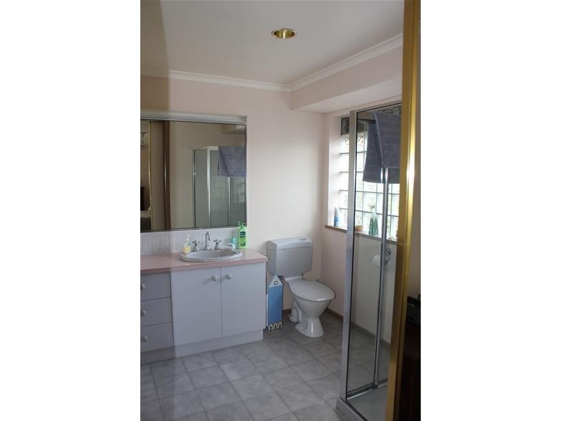 35 Parkwood Way, Traralgon VIC 3844