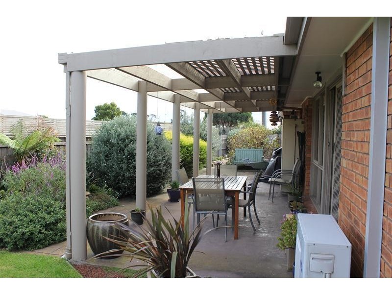 35 Parkwood Way, Traralgon VIC 3844