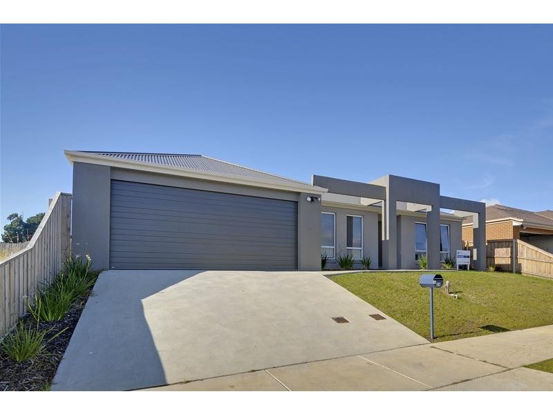 33 Christian Rise, Traralgon VIC 3844