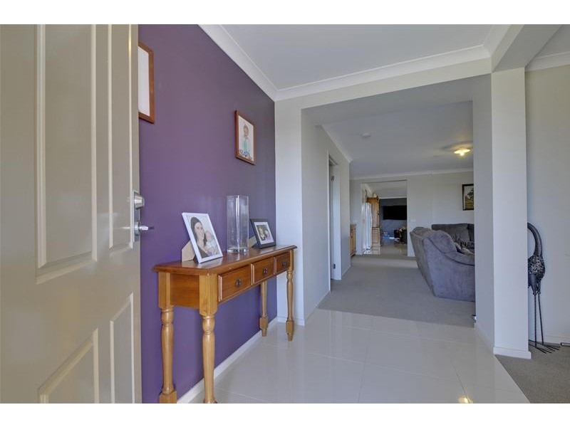 9 Kangaroo Grass Rise, Traralgon VIC 3844