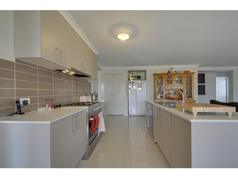 9 Kangaroo Grass Rise, Traralgon VIC 3844