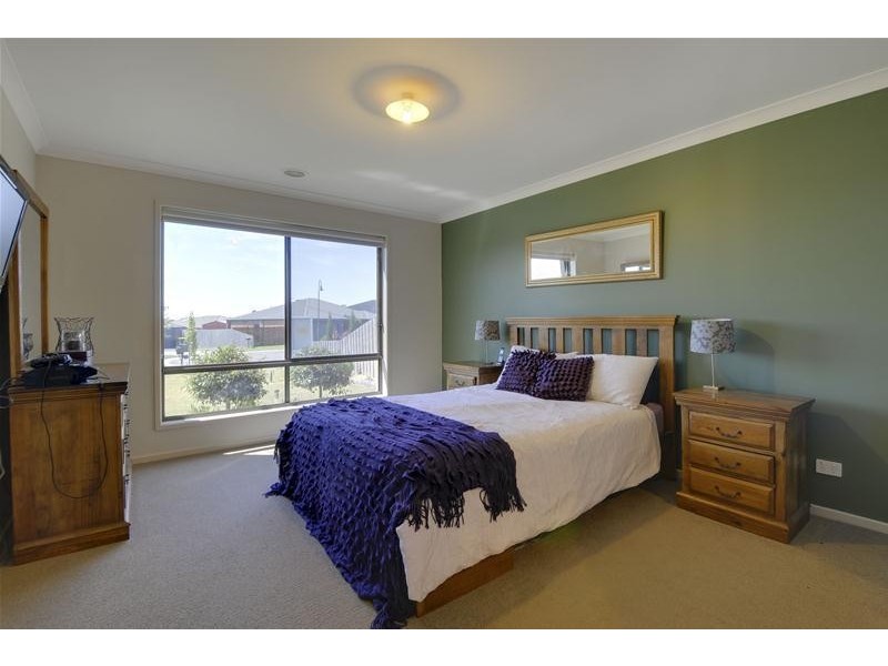 9 Kangaroo Grass Rise, Traralgon VIC 3844