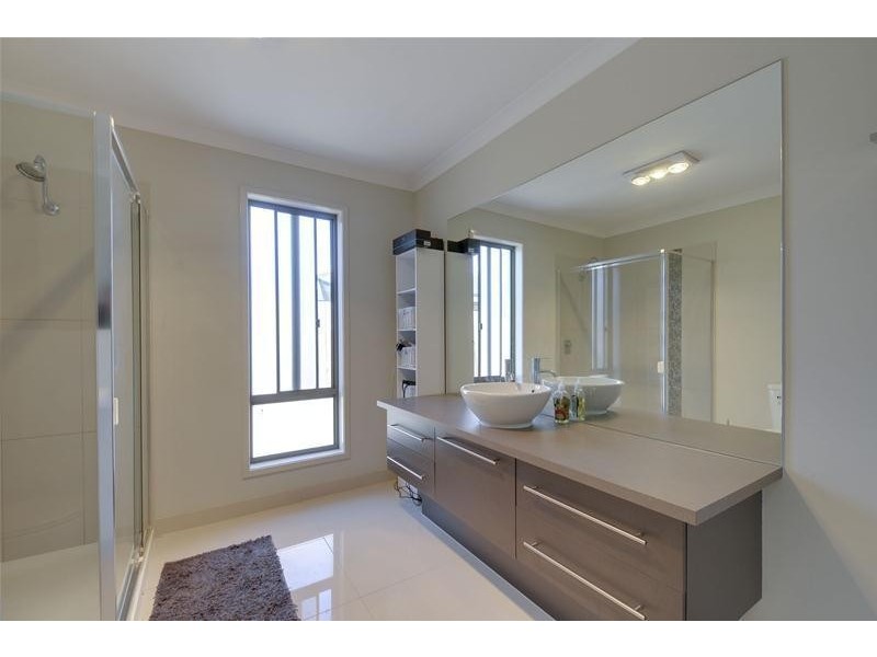 9 Kangaroo Grass Rise, Traralgon VIC 3844