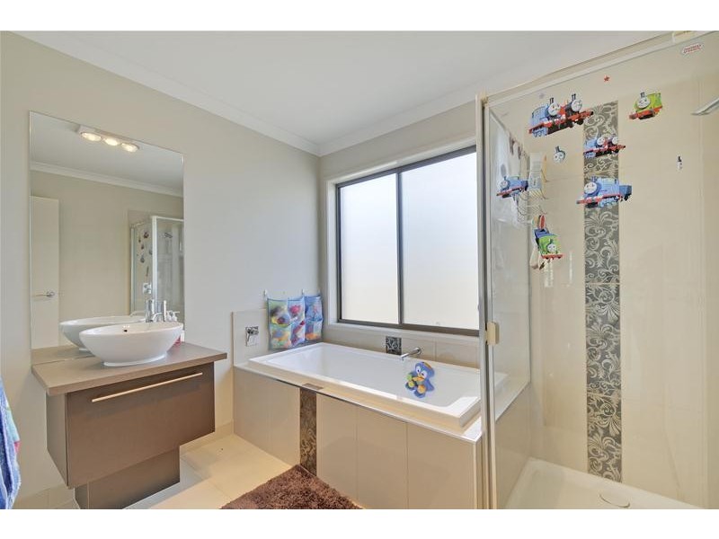 9 Kangaroo Grass Rise, Traralgon VIC 3844