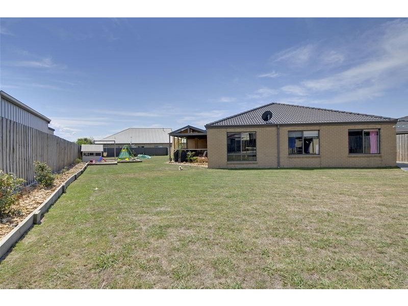 9 Kangaroo Grass Rise, Traralgon VIC 3844