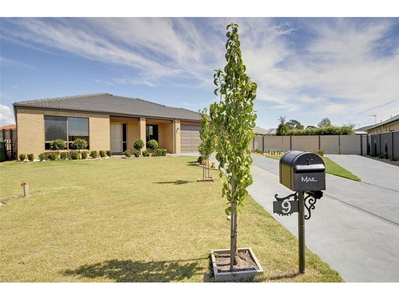 9 Kangaroo Grass Rise, Traralgon VIC 3844
