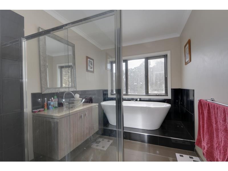 75 Factory Road, Callignee VIC 3844