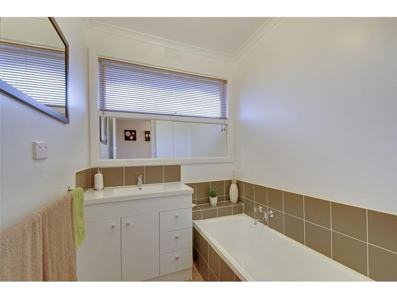 16 Doyne Crescent, Traralgon VIC 3844