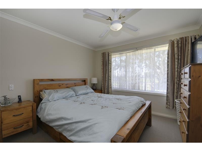 33 Sparks Lane, Toongabbie VIC 3856