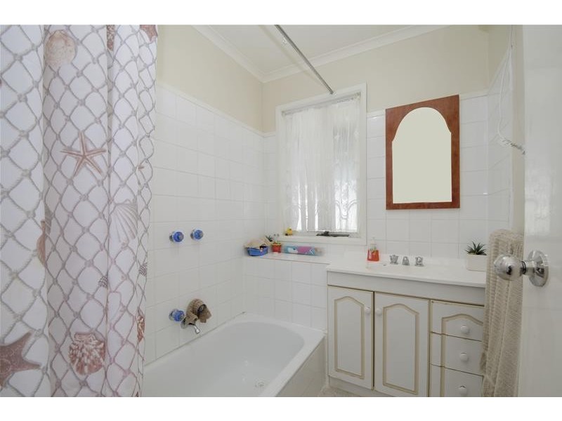 33 Sparks Lane, Toongabbie VIC 3856