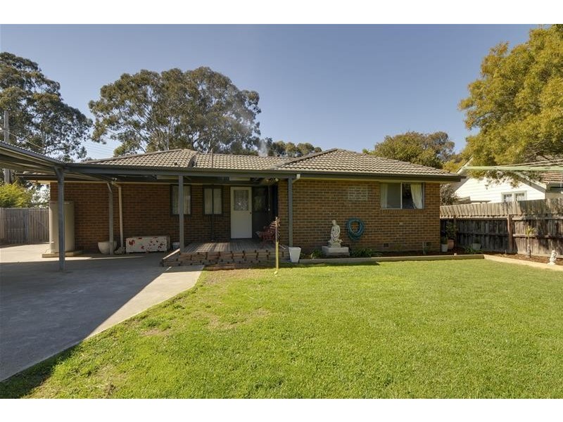 33 Sparks Lane, Toongabbie VIC 3856