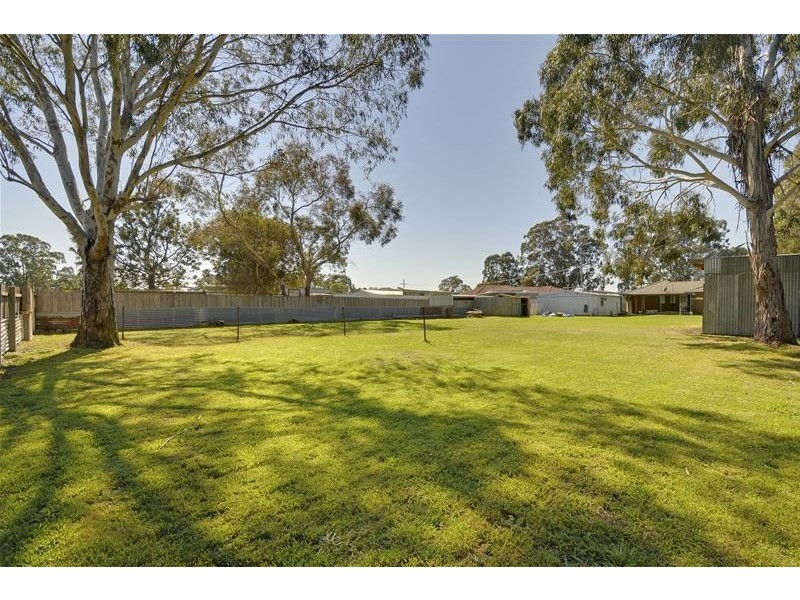 33 Sparks Lane, Toongabbie VIC 3856