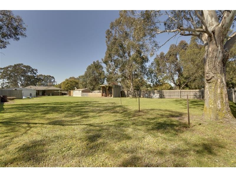 33 Sparks Lane, Toongabbie VIC 3856