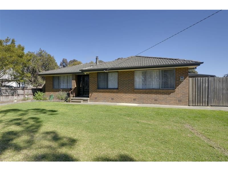 33 Sparks Lane, Toongabbie VIC 3856