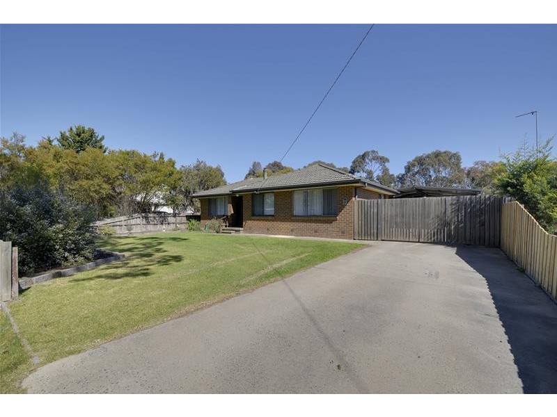 33 Sparks Lane, Toongabbie VIC 3856
