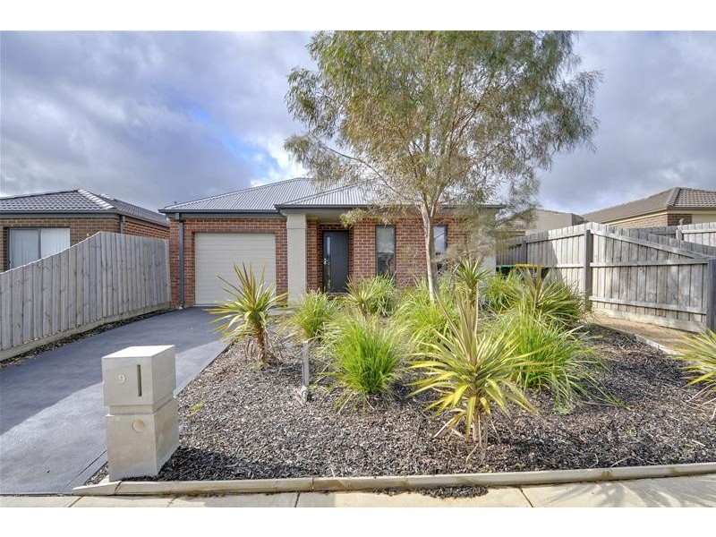 9 Roscommon Drive, Traralgon VIC 3844