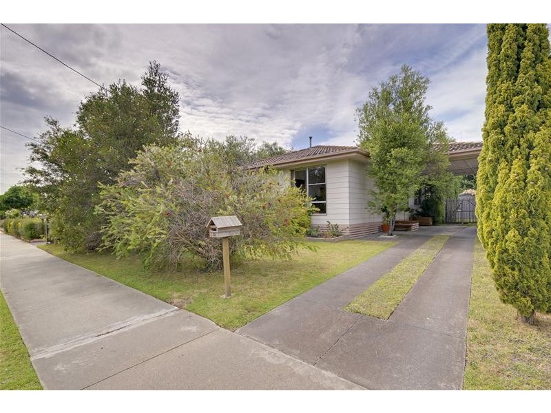 13 Dawson Street, Rosedale VIC 3847