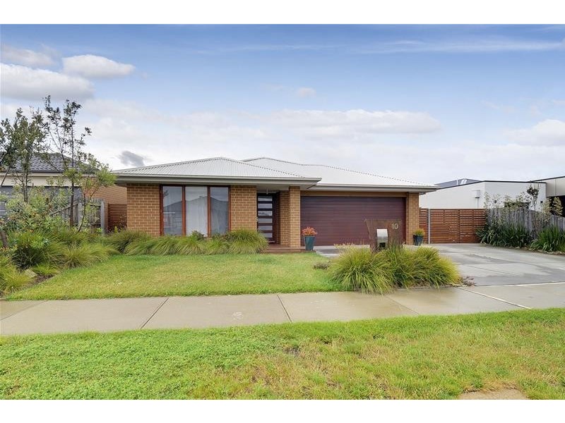 10 Newry Drive, Traralgon VIC 3844