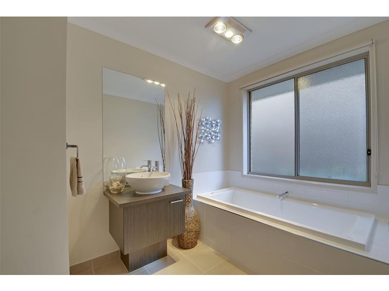 10 Newry Drive, Traralgon VIC 3844