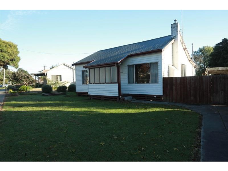 2 Johnson  Crescent, Traralgon VIC 3844