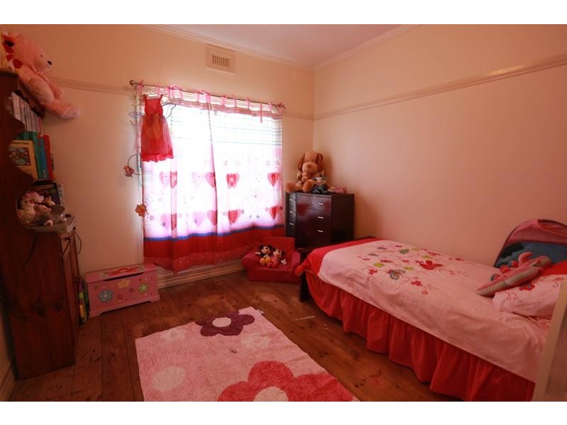 2 Johnson  Crescent, Traralgon VIC 3844