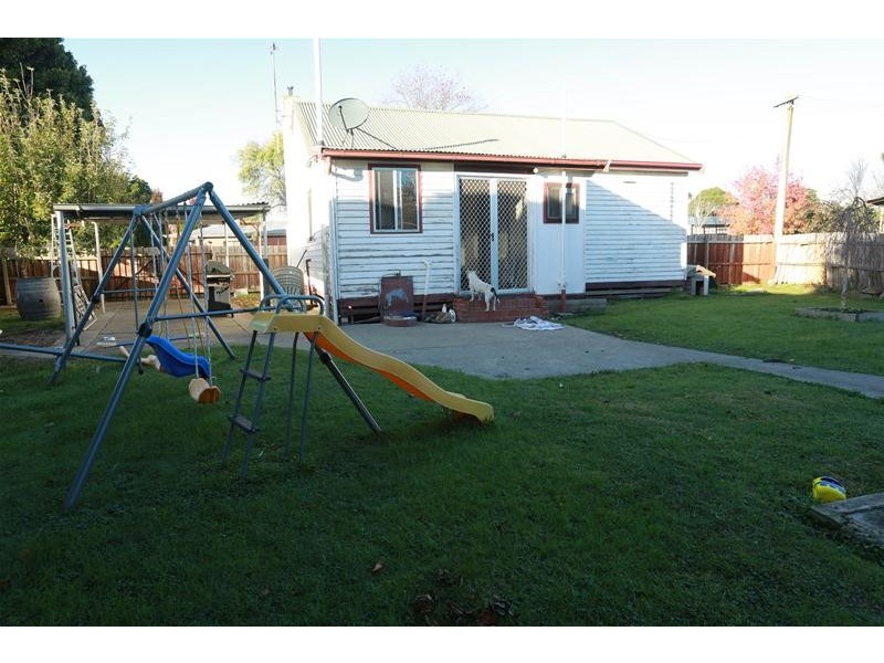 2 Johnson  Crescent, Traralgon VIC 3844