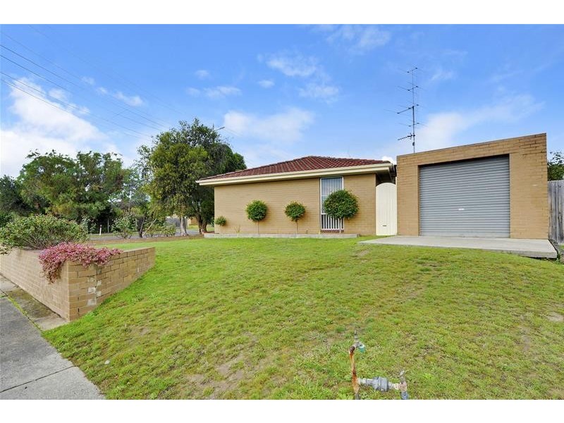 39 Hawthorn Crescent, Churchill VIC 3842