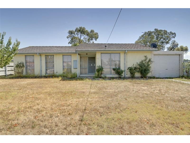 13 Beattie Crescent, Morwell VIC 3840