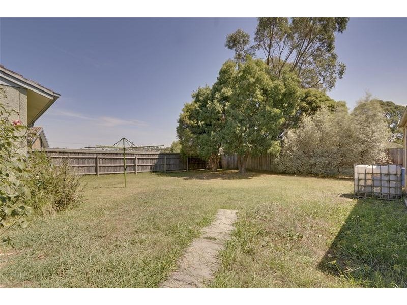 13 Beattie Crescent, Morwell VIC 3840