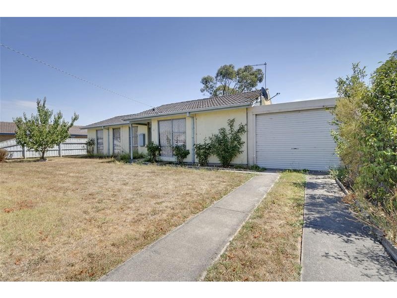 13 Beattie Crescent, Morwell VIC 3840