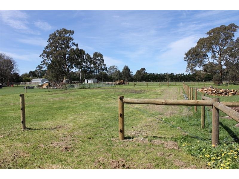 40-46 Stringers Road, Toongabbie VIC 3856