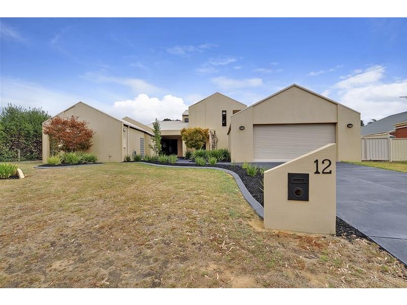 12 Nicholas Court, Traralgon VIC 3844