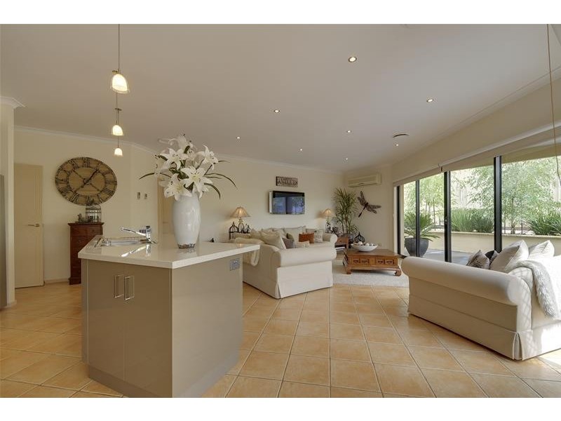 12 Nicholas Court, Traralgon VIC 3844