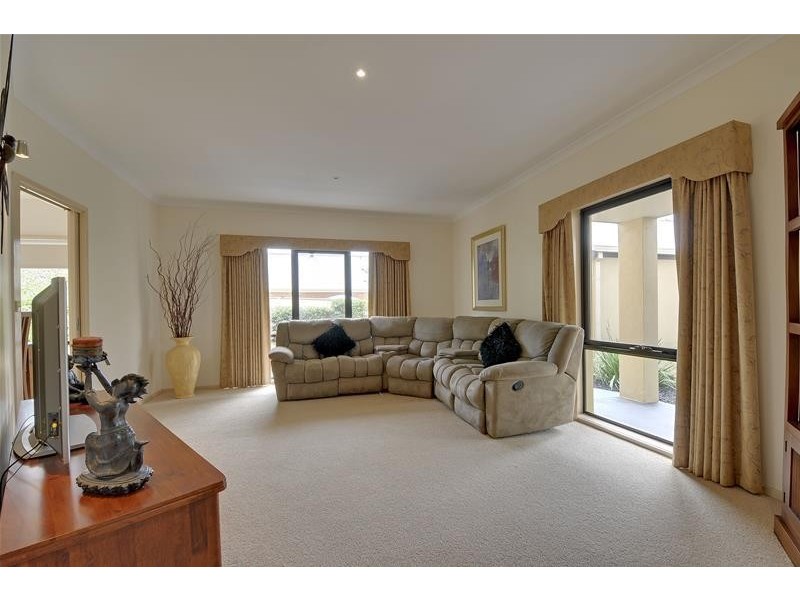 12 Nicholas Court, Traralgon VIC 3844