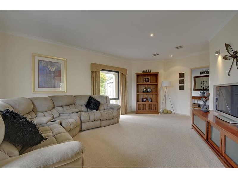 12 Nicholas Court, Traralgon VIC 3844